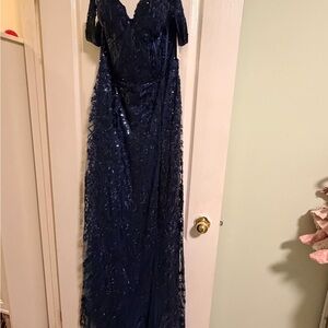Elegant Navy Blue Lace Prom Dress